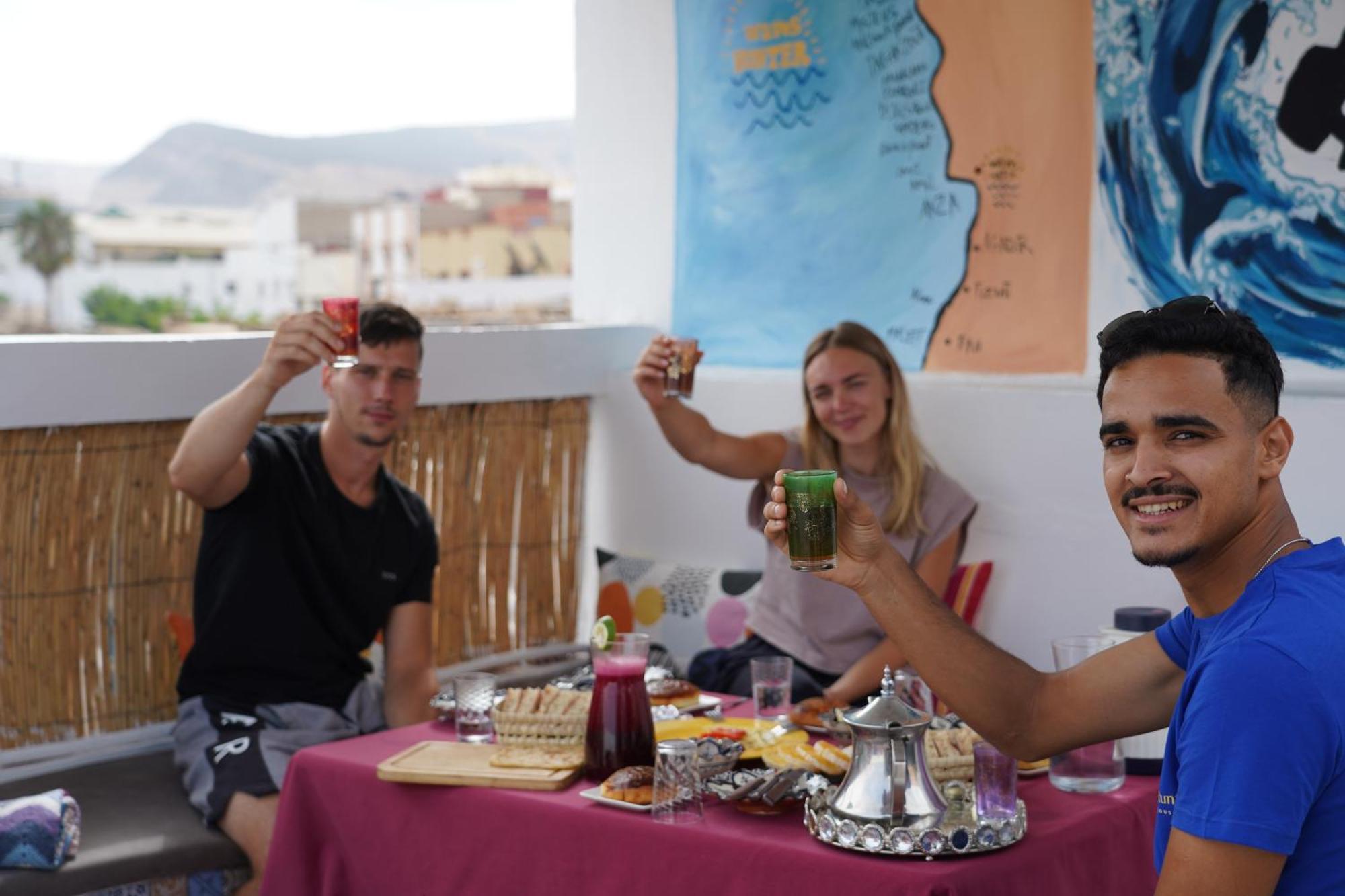 Bed and Breakfast Waves Hunter Surf House Agadir Exterior foto